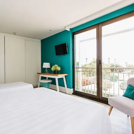 Almirante Отель