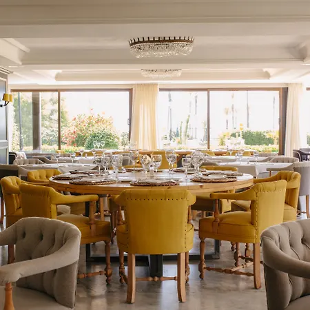 Almirante Hotel